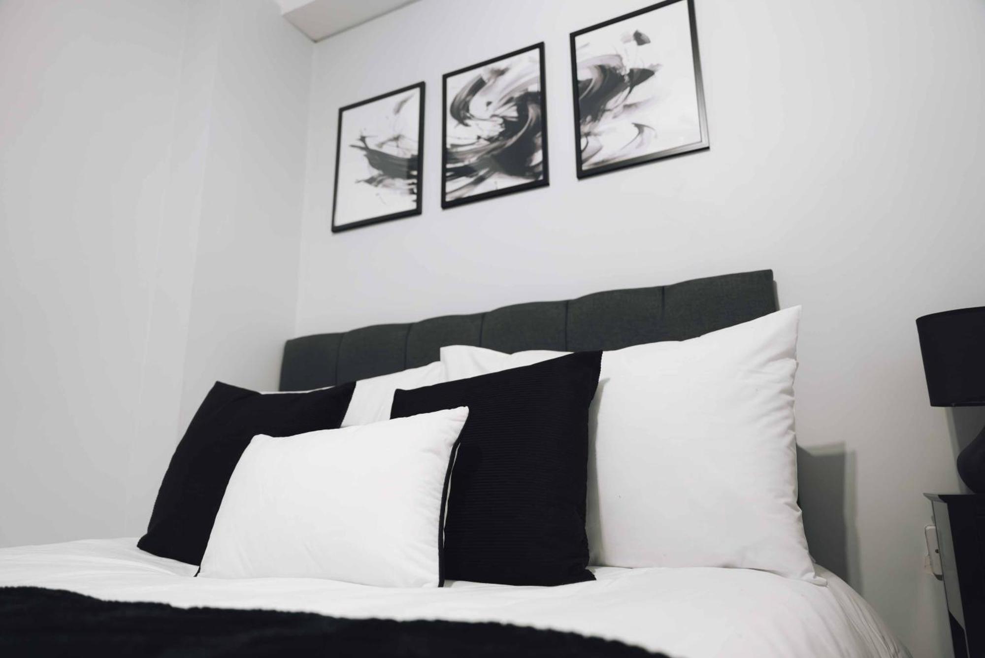 Stylish 2-Bed In Stratford Apartment ลอนดอน ภายนอก รูปภาพ