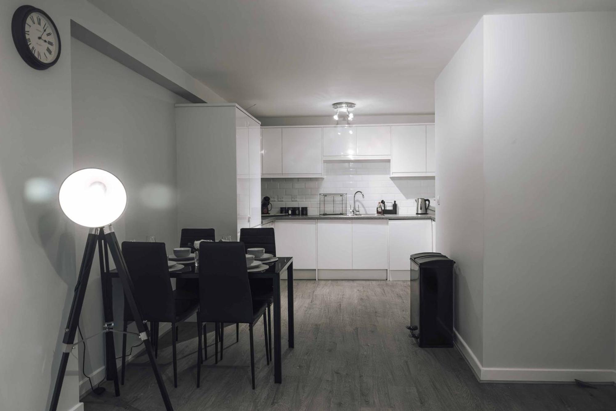 Stylish 2-Bed In Stratford Apartment ลอนดอน ภายนอก รูปภาพ